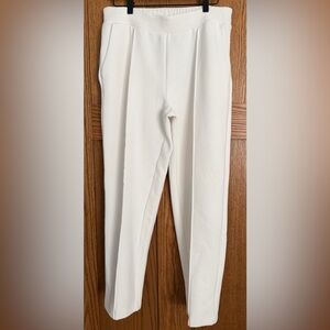 CALIA by Carrie Underwood Cream cloud cover Straight Leg Pants & white tee Small